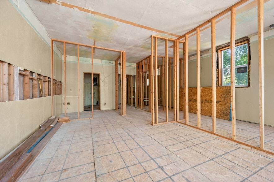 More Photos Of 1826 E 2700 S, Salt Lake City Freestanding For Lease