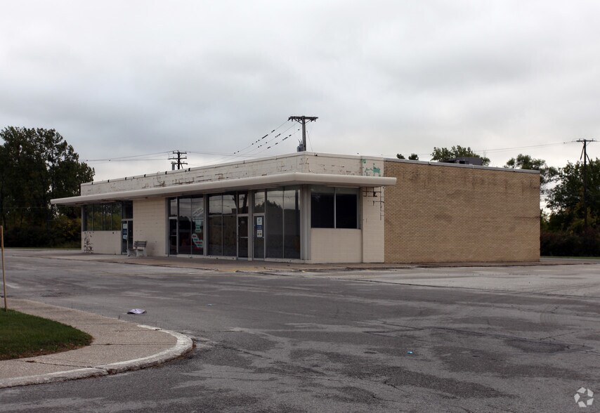 Primary Photo Of 2642 Woodville Rd, Northwood General Retail For Sale