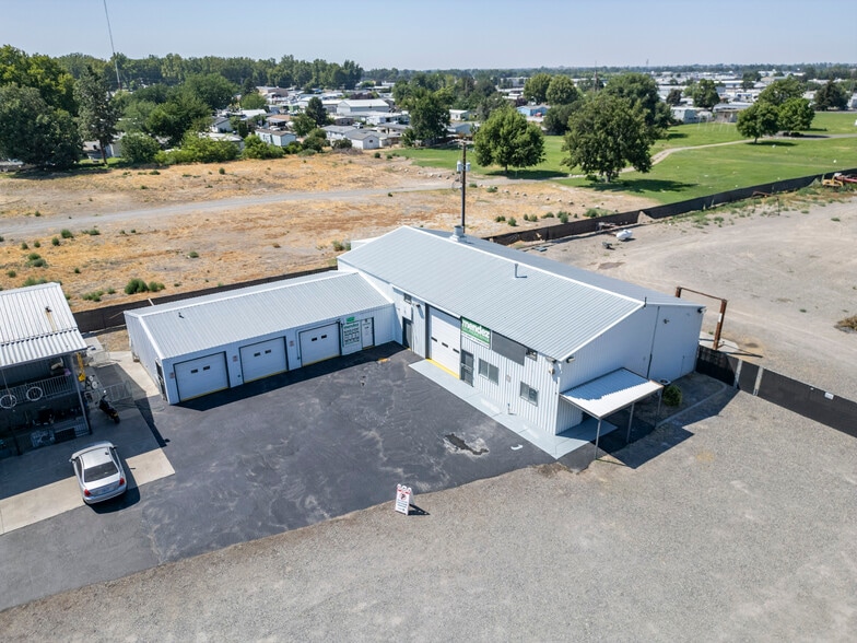 More Photos Of 2331 W A St, Pasco Distribution For Lease