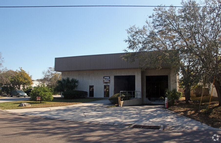 More Photos Of 7158 123rd Cir N, Largo Warehouse For Lease