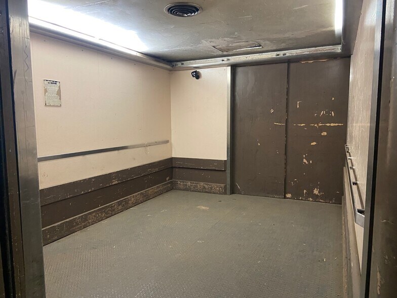 More Photos Of 831 Broad St, Utica Manufacturing For Lease