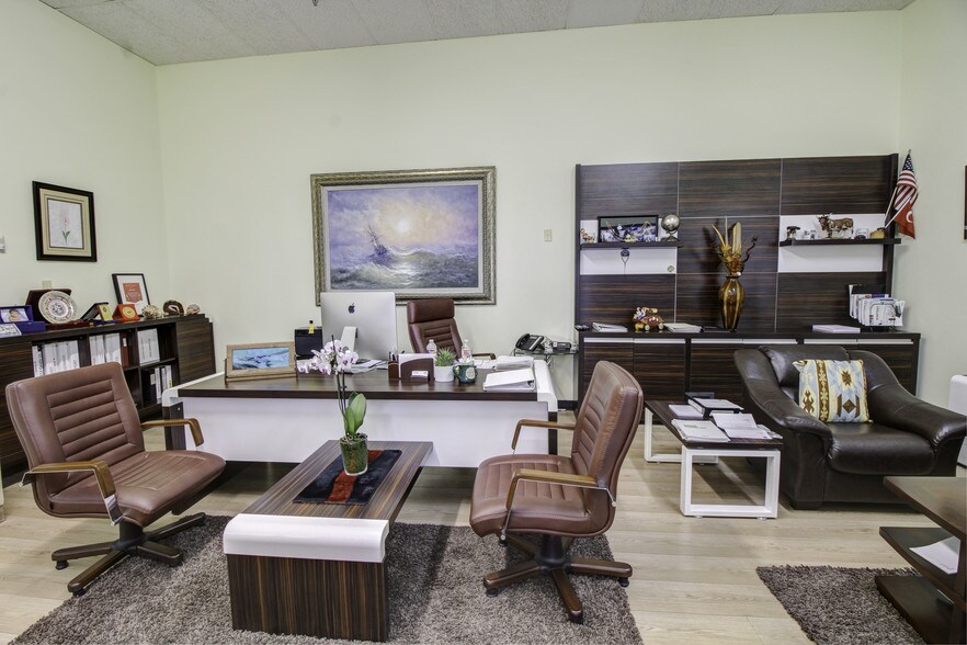 More Photos Of 3226 Hillcroft St, Houston Freestanding For Sale