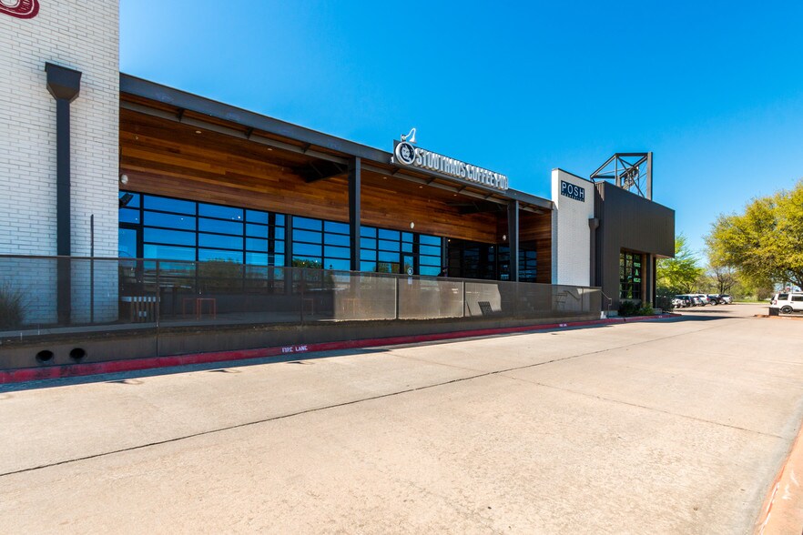 More Photos Of 4715 S Lamar Blvd, Sunset Valley Storefront For Lease