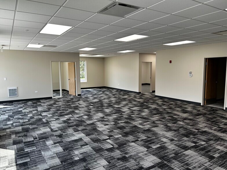 More Photos Of 12201 Griffith Ctr, Alsip Distribution For Lease