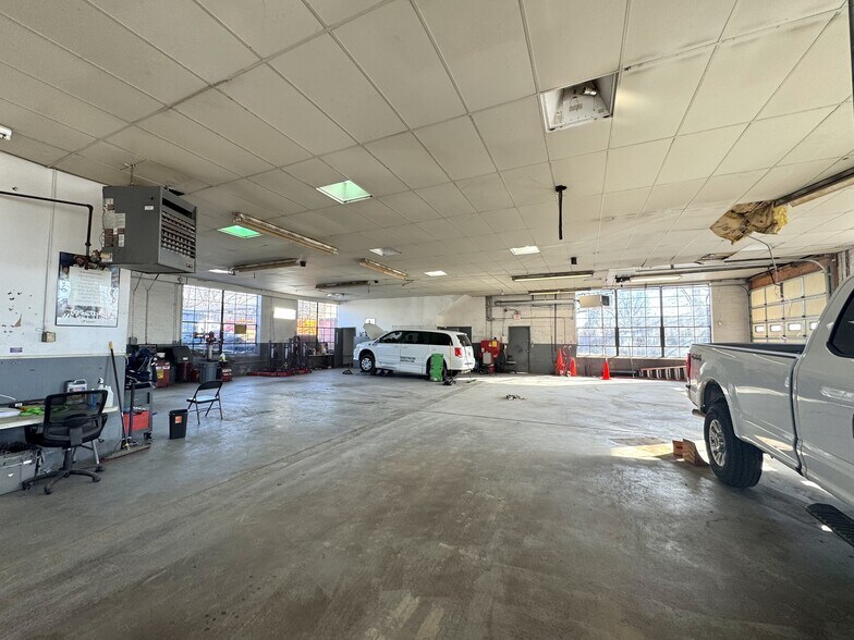 More Photos Of 28-38 Burnett Ave, Maplewood Manufacturing For Lease