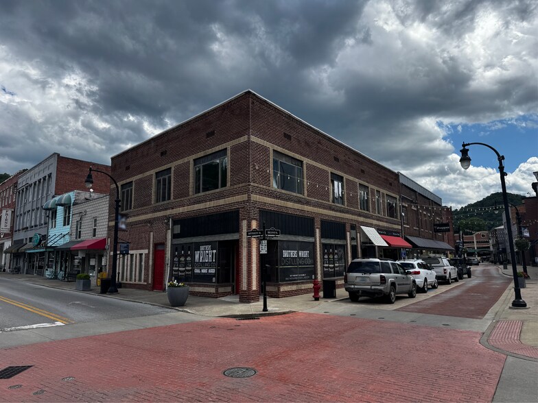 Primary Photo Of 122 2nd St, Pikeville Office For Sale