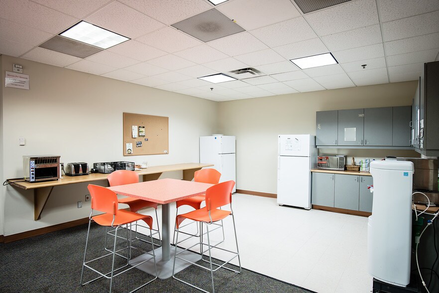 More Photos Of 25 Green Mountain Dr, South Burlington Office For Sale