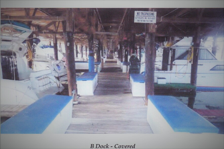 More Photos Of 277 Harbor View Cir, Colonial Beach Marina For Sale