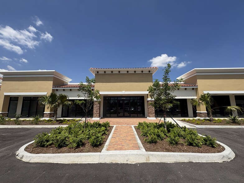 More Photos Of 6251-6301 County Line Rd, Miramar Unknown For Lease