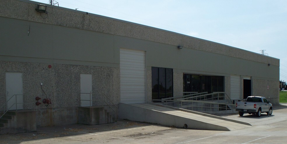 More Photos Of 2406-2416 Walnut Ridge St, Dallas Warehouse For Lease