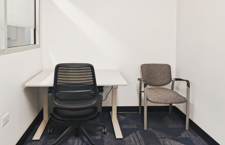 More Photos Of 10334 State Route 59 St, Naperville Coworking Space