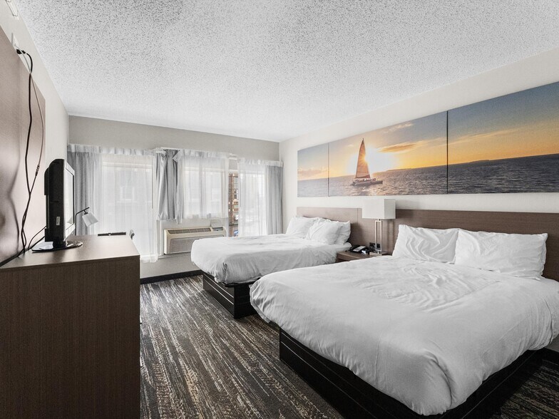 More Photos Of 908 Washington St, Manitowoc Hotel For Sale