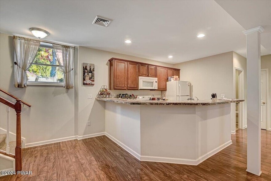 More Photos Of 186 Ledgedale Rd, Lake Ariel Apartments For Sale