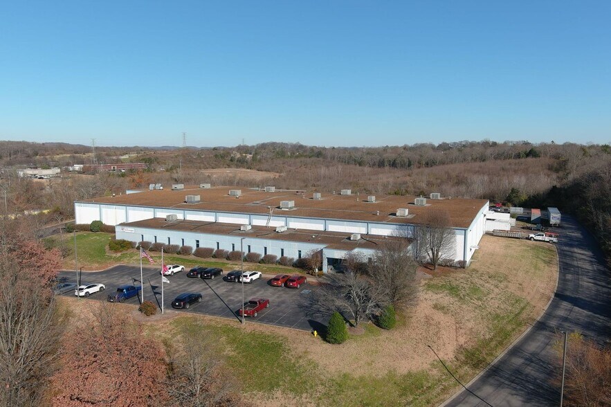More Photos Of 324 Freehill Rd, Hendersonville Manufacturing For Lease