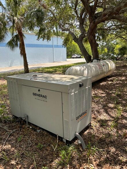 More Photos Of 385 East Dr, Melbourne Light Manufacturing For Lease