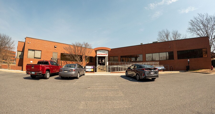 More Photos Of 1 Taft Ct, Rockville Veterinarian Kennel For Lease