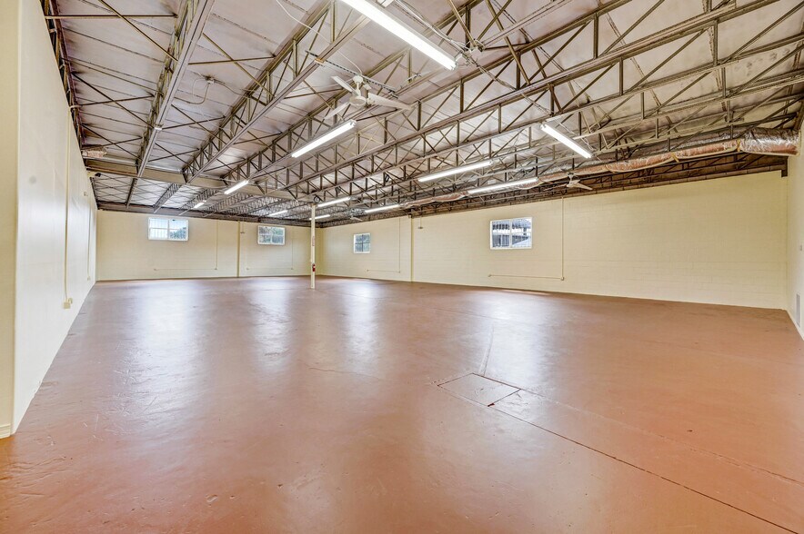 More Photos Of 117-137 Hughlett Ave, Cocoa General Retail For Sale