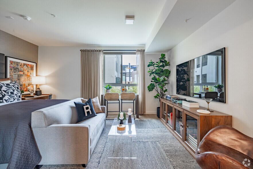 More Photos Of 7520-7566 W Sunset Blvd, Los Angeles Apartments For Lease