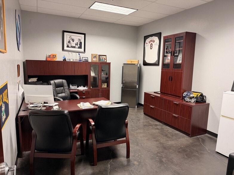 More Photos Of 601 S Madison Dr, Tempe Warehouse For Sale