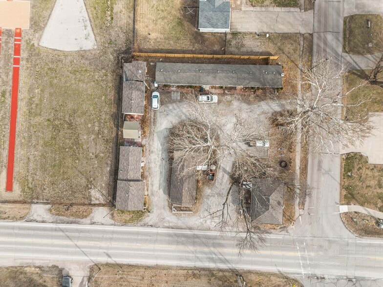 More Photos Of 308 Chestnut St, Silver Lake Apartments For Sale