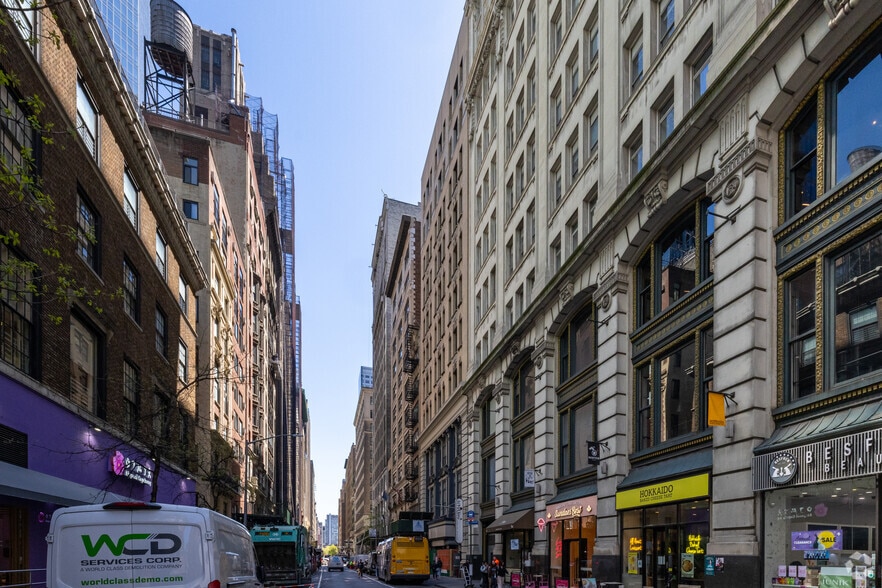 More Photos Of 6 E 32nd St, New York Office For Lease