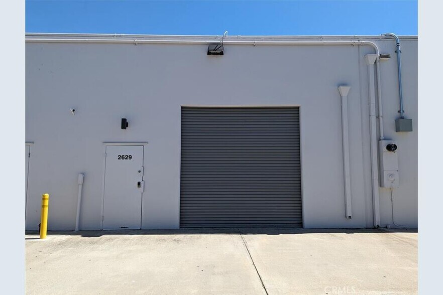 More Photos Of 2651 W Woodland Dr, Anaheim Manufacturing For Lease