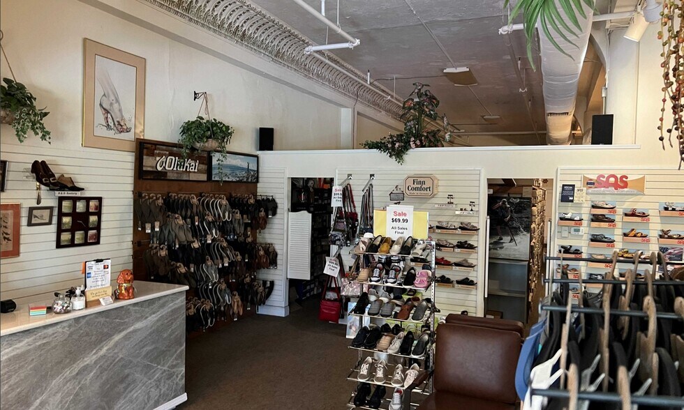 More Photos Of 311 W Venice Ave, Venice Restaurant For Sale