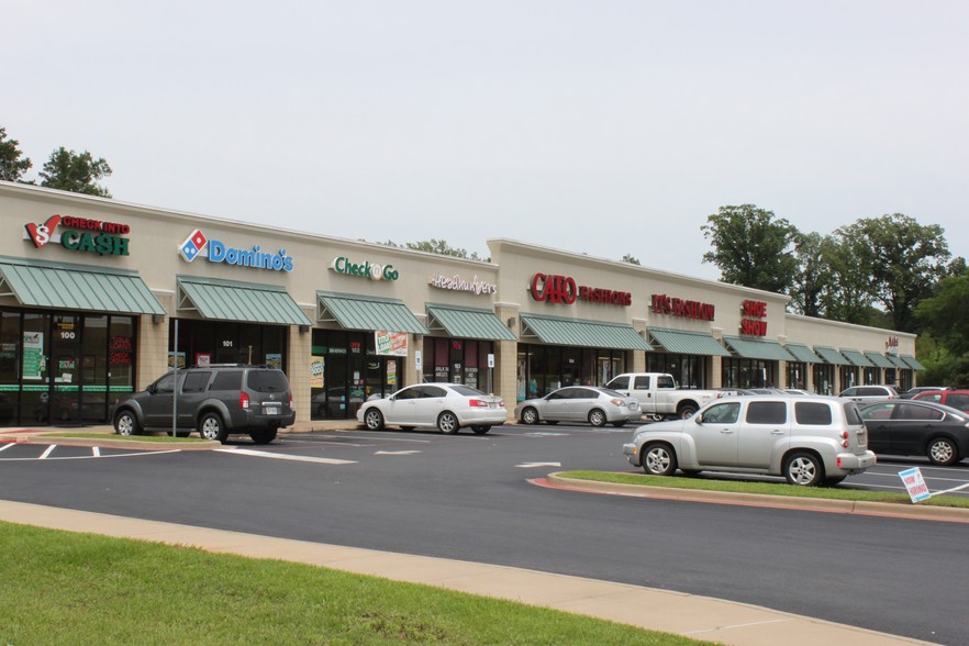 Primary Photo Of 711 Estes Dr, Longview Unknown For Lease