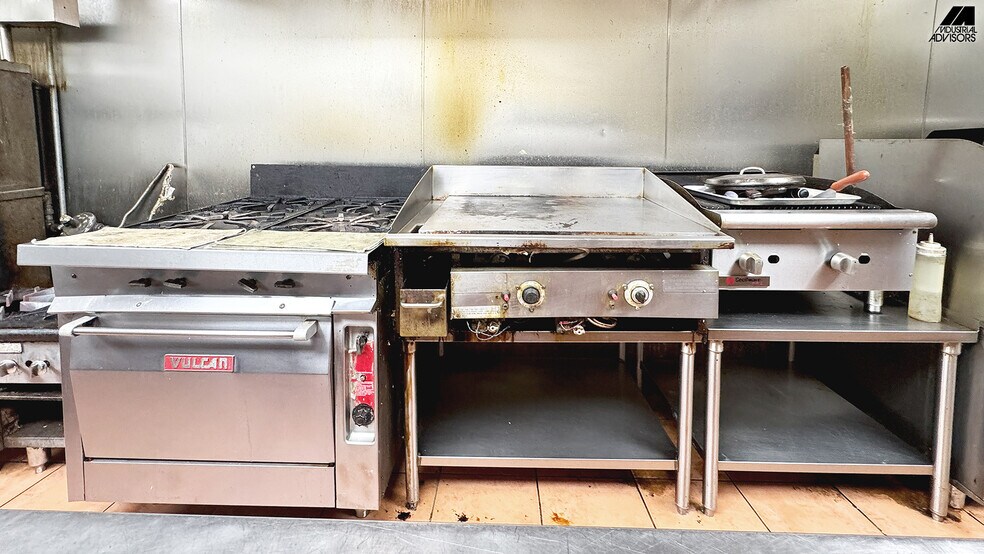 More Photos Of 4960 NW 165th St, Miami Warehouse For Sale