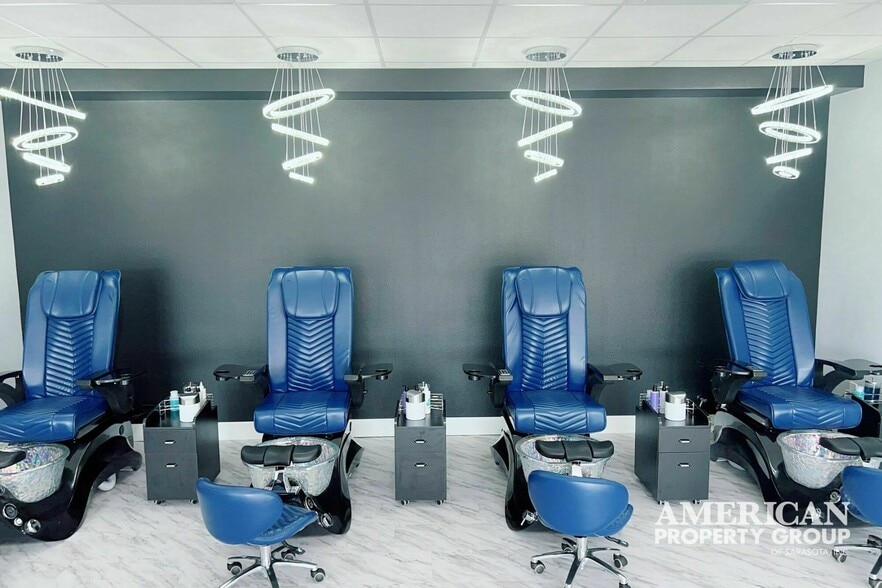 More Photos Of 2345 Bee Ridge Rd, Sarasota Storefront Retail Office For Sale