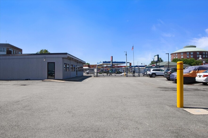 More Photos Of 100 Southampton St, Boston Self Storage For Lease