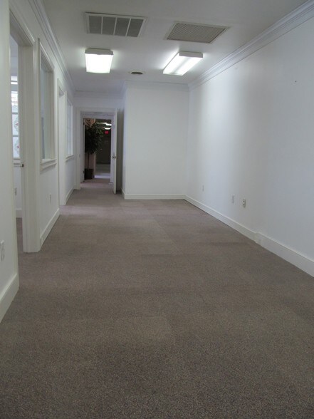 More Photos Of 2817 N Parham Rd, Richmond Office For Sale