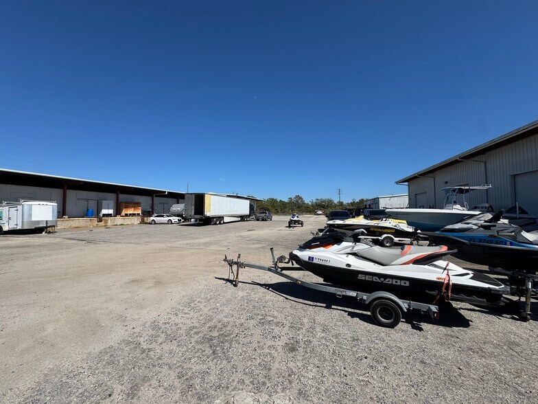 More Photos Of 5404 33rd St E, Bradenton Distribution For Lease