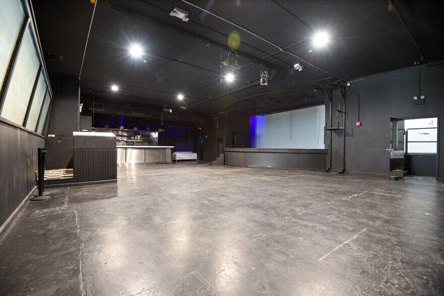 More Photos Of 361 Metropolitan Ave, Brooklyn General Retail For Lease