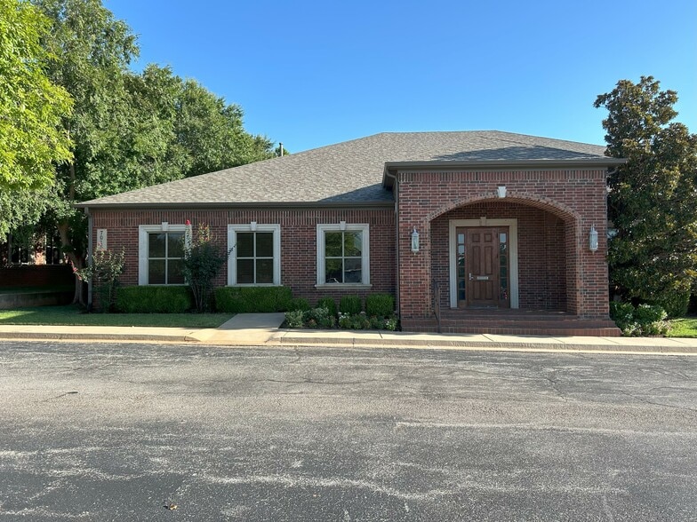 Primary Photo Of 7015 N Robinson Ave, Oklahoma City Office For Lease
