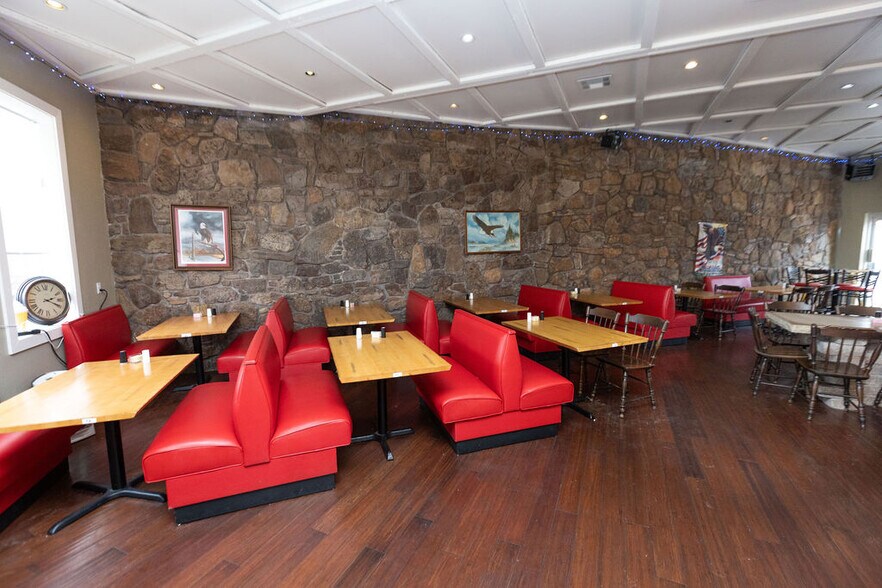More Photos Of 10770 E State Highway 76, Branson West Hotel For Sale