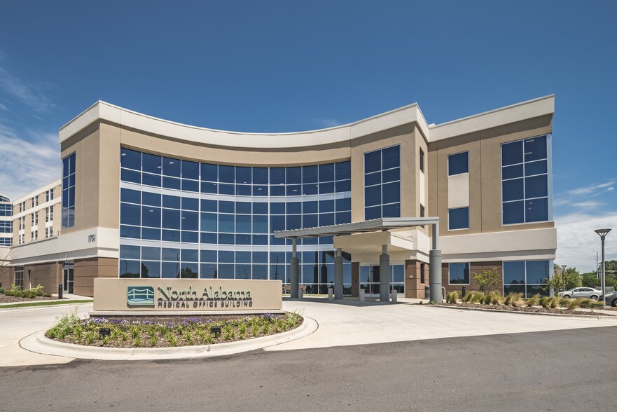 Primary Photo Of 1701 Veterans Dr, Florence Hospital For Lease