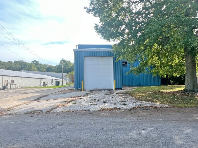 More Photos Of 711 Beaver Rd, Girard Warehouse For Sale