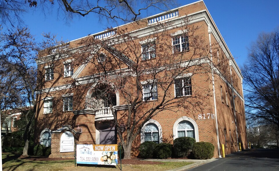 More Photos Of 817 E Morehead St, Charlotte Office For Lease