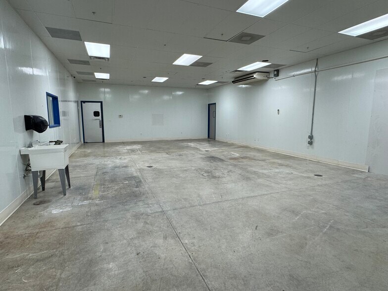 More Photos Of 2221 W College Ave, Normal Warehouse For Sale