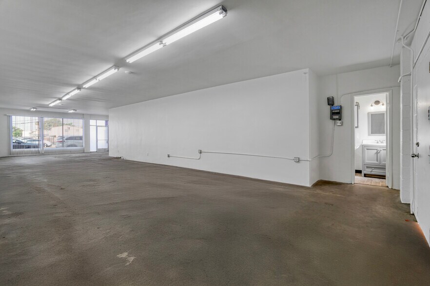 More Photos Of 21512-21516 Norwalk Blvd, Hawaiian Gardens General Retail For Sale