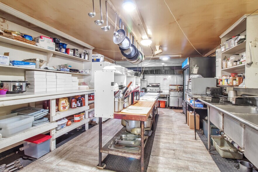More Photos Of 16 Ellicott Pl, Depew Restaurant For Sale