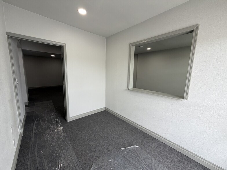 More Photos Of 24639 Arch St, Santa Clarita Office For Lease