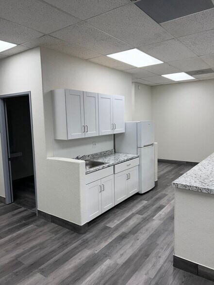 More Photos Of 2325 Skyway Dr, Santa Maria Manufacturing For Lease