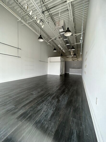 More Photos Of 1011-1021 W Hallandale Beach Blvd, Hallandale Unknown For Lease