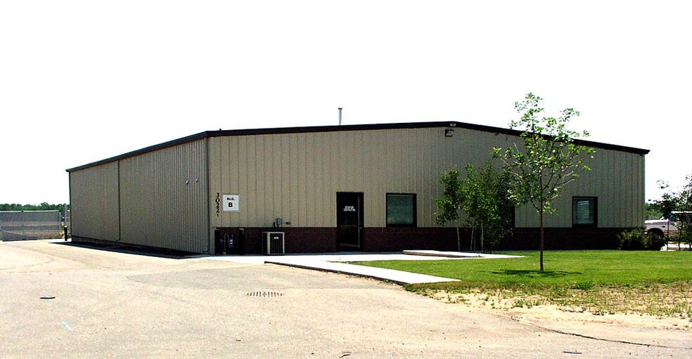 More Photos Of 3022 1st Ave, Greeley Warehouse For Sale