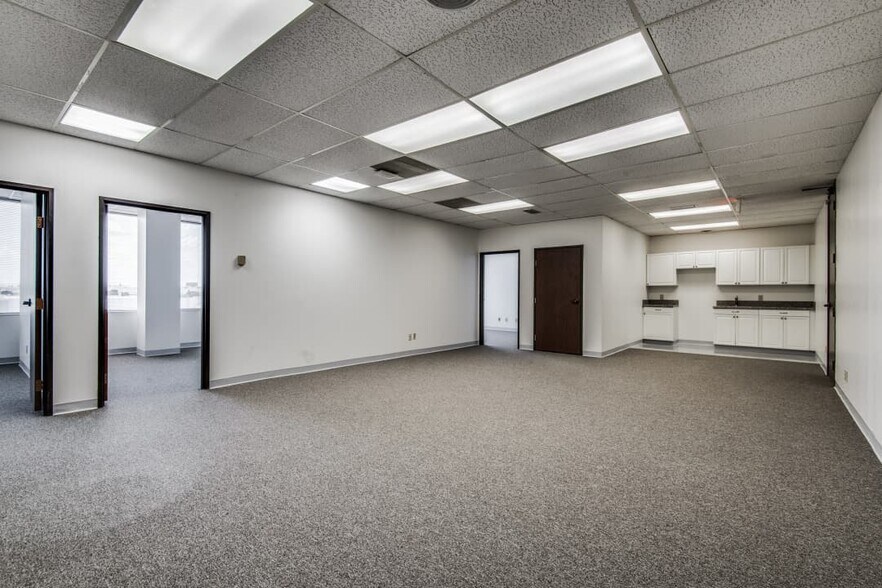 More Photos Of 2225 E Randol Mill Rd, Arlington Office For Lease