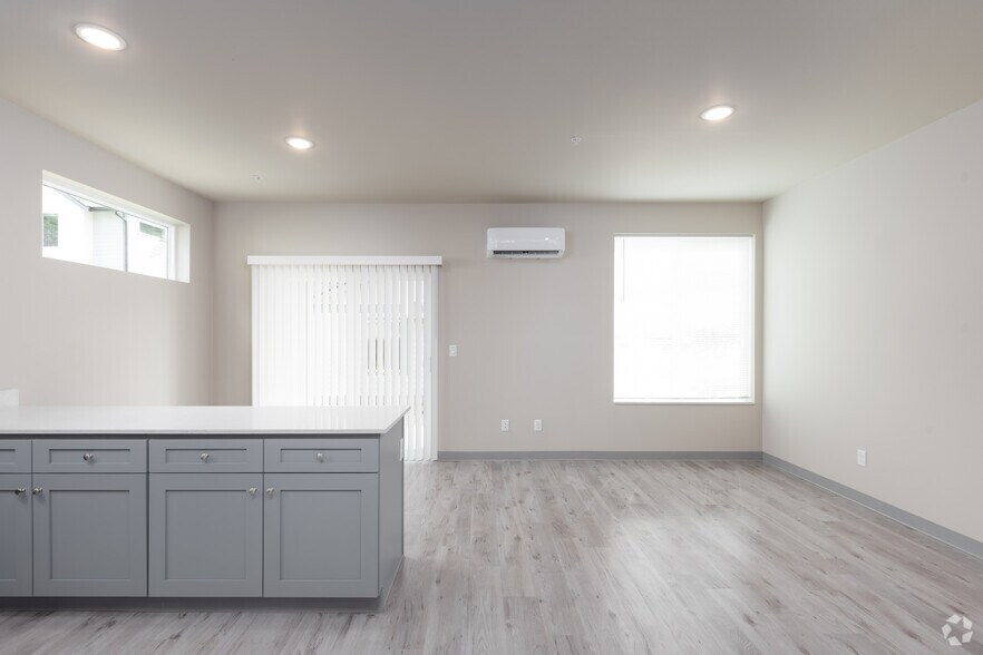 More Photos Of 7911 Washington Blvd SW, Lakewood Apartments For Sale