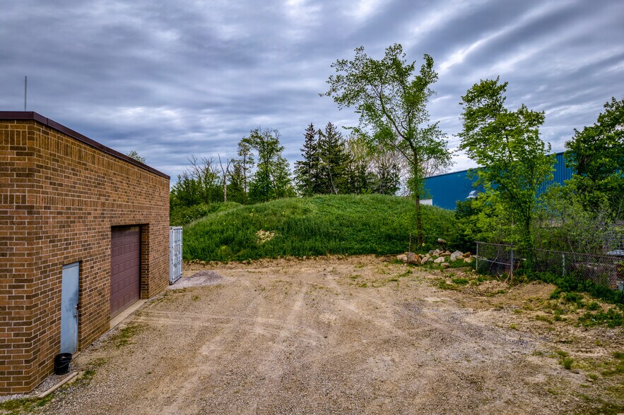 More Photos Of 9552 York Alpha Dr, North Royalton Service For Sale