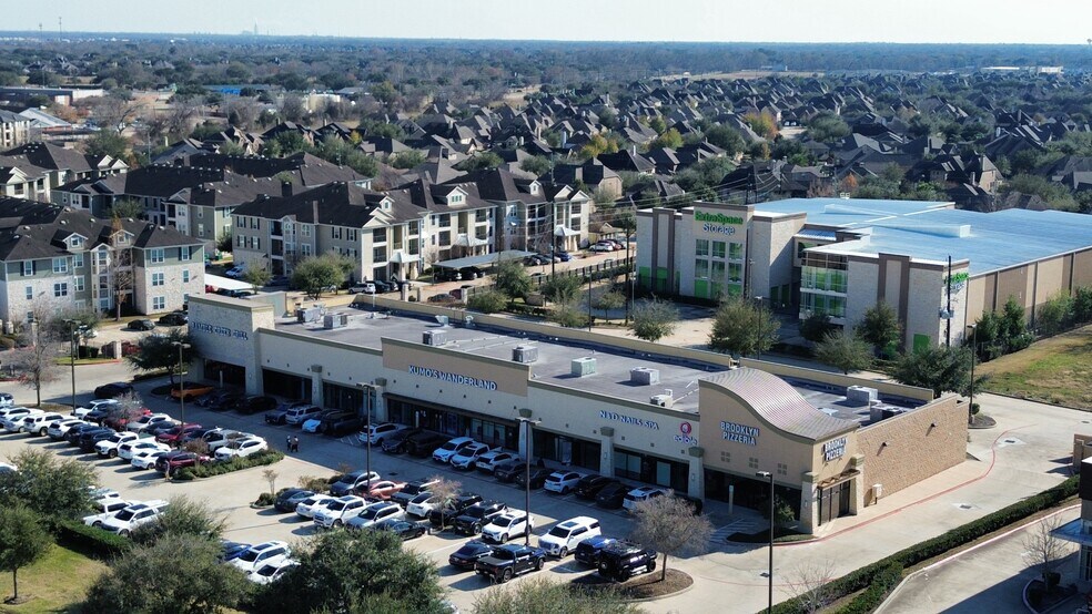 More Photos Of 7930 W Grand Pky, Richmond Storefront For Sale